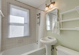 117 E Alexandria Ave, Alexandria, Va 22301 2 Beds 1 Bath in Alexandria, VA (Photo 4 of 8)