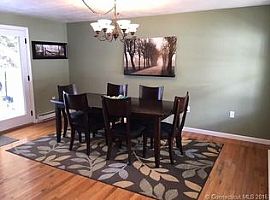 42 Cottonwood Ln, Uncasville, Ct 06382 in Uncasville, CT (Photo 3 of 12)