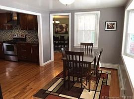 42 Cottonwood Ln, Uncasville, Ct 06382 in Uncasville, CT (Photo 7 of 12)