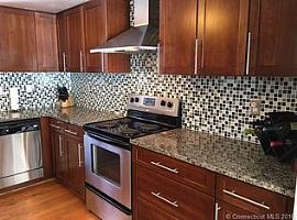 42 Cottonwood Ln, Uncasville, Ct 06382 in Uncasville, CT (Photo 8 of 12)