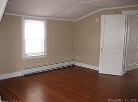 44 Avery Ln, Waterford, Ct 06385 in Waterford, CT (Photo 4 of 9)