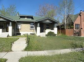 2623 N Columbine St, Denver, Co 80205 2 Beds 1 Bath 900 Sqft in Denver, CO (Photo 2 of 3)
