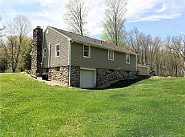 122 Stone Rd, Burlington, Ct 06013 in Burlington, CT (Photo 11 of 11)