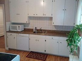 1063 Farmington Ave Fl 1st, West Hartford, Ct 06107 in West Hartford, CT (Photo 8 of 10)