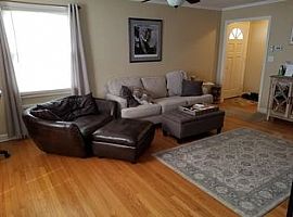 1063 Farmington Ave Fl 1st, West Hartford, Ct 06107 in West Hartford, CT (Photo 9 of 10)