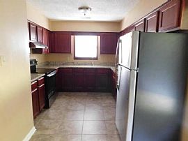 Charming 3br/2ba Renovated to Modern Standards and Available To in Memphis, TN (Photo 5 of 8)