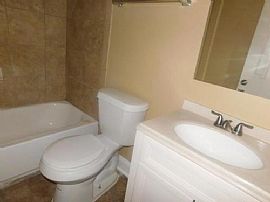 Charming 3br/2ba Renovated to Modern Standards and Available To in Memphis, TN (Photo 7 of 8)