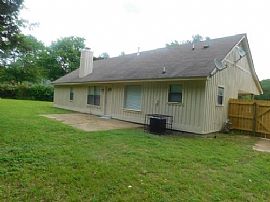 Charming 3br/2ba Renovated to Modern Standards and Available To in Memphis, TN (Photo 8 of 8)
