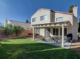 Awesome 3bd 2bth Cozy and Nice Home W/jacuzzi, Close to Strip. in Las Vegas, NV