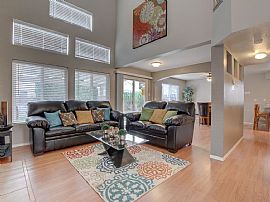 Awesome 3bd 2bth Cozy and Nice Home W/jacuzzi, Close to Strip. in Las Vegas, NV (Photo 11 of 12)