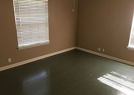 310 Stockton Dr, San Antonio, Tx 78216 3 Beds 2 Baths in San Antonio, TX (Photo 7 of 9)