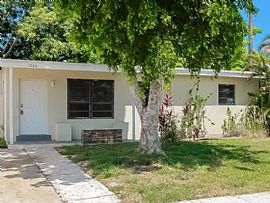 1026 S 14th Ct, Lantana, Fl 33462 in Lantana, FL