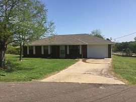 A Beautiful 3 Bedroom Apartment, with 2 Bathrooms in Mineola, TX