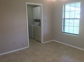 A Beautiful 3 Bedroom Apartment, with 2 Bathrooms in Mineola, TX (Photo 8 of 8)