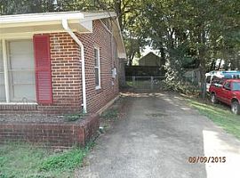 3826 Fairfield Dr, Montgomery, Al 36109 Contact/me 4063444449? in Montgomery, AL (Photo 12 of 12)