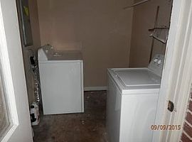 3826 Fairfield Dr, Montgomery, Al 36109 Contact/me 4063444449? in Montgomery, AL (Photo 7 of 12)