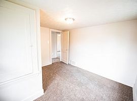 1877 17th St Sw, Akron, O Rent 500 Deposit 500 Total 1000 in Akron, OH (Photo 6 of 8)