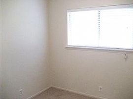 3 Beds 1 Bath 914 Sqft in Austin, TX (Photo 3 of 11)