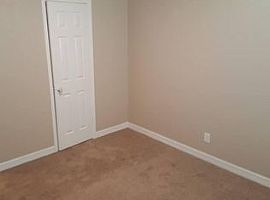 2 Beds 1 Bath 1,000 Sqft in Deer Park, TX (Photo 3 of 12)