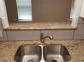 2 Beds 1 Bath 1,000 Sqft in Deer Park, TX (Photo 7 of 12)