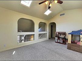 3 Beds 2.5 Baths 2,030 Sqft in Horizon City, TX (Photo 12 of 12)