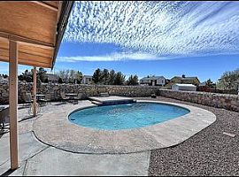 3 Beds 2.5 Baths 2,030 Sqft in Horizon City, TX (Photo 3 of 12)