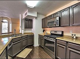 3 Beds 2.5 Baths 2,030 Sqft in Horizon City, TX (Photo 6 of 12)