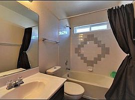 3 Beds 2.5 Baths 2,030 Sqft in Horizon City, TX (Photo 9 of 12)