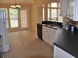 9424 Bristlecone Dr, Montgomery, Al 36117 3 Beds 2 Baths 1,850  in Montgomery, AL (Photo 4 of 10)