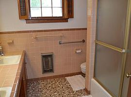 4 Beds 3 Baths in Jefferson City, MO (Photo 7 of 8)