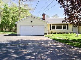 4 Beds 3 Baths in West Hartford, CT