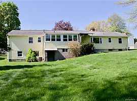 4 Beds 3 Baths in West Hartford, CT (Photo 2 of 6)
