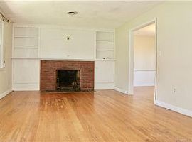 4 Beds 3 Baths in West Hartford, CT (Photo 5 of 6)