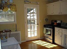 3 Beds 1 Bath in Riverside, CT (Photo 2 of 5)