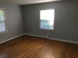  602 Irene Ave, Salisbury, Md 21801 3 Beds 1 Bath 1,439 Sqft in Salisbury, MD (Photo 4 of 12)