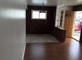 29504 Kathryn St, Garden City, Mi 48135 3 Beds 1 Bath in Garden City, MI (Photo 3 of 6)