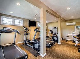 969 W Main Rd, Middletown, Ri 02842 in Middletown, RI (Photo 3 of 10)