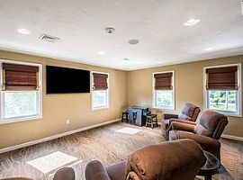 969 W Main Rd, Middletown, Ri 02842 in Middletown, RI (Photo 9 of 10)