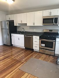 20 Oakleigh Ave, North Providence, Ri 02911 in North Providence, RI