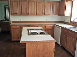 36 Statue Way, Portsmouth, Ri 02871 in Portsmouth, RI (Photo 5 of 10)