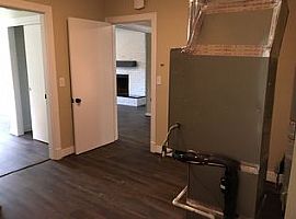 A Beautiful 3 Bedroom Apartment, with 2 Bathrooms in Louisville, KY (Photo 10 of 12)