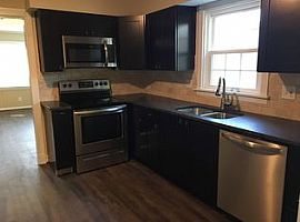 A Beautiful 3 Bedroom Apartment, with 2 Bathrooms in Louisville, KY (Photo 5 of 12)