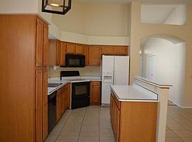 4 Beds 2 Baths in Glendale, AZ (Photo 3 of 5)
