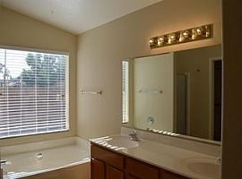 4 Beds 2 Baths in Glendale, AZ (Photo 4 of 5)