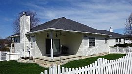 Good Quality Home 3 Bedroom, 2 Bath For Rent in Crown Point, IN (Photo 2 of 8)