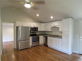  110 Hillandale Rd, Greenville, Sc 29609 3 Beds 2.5 Baths 1,000 in Greenville, SC (Photo 2 of 12)