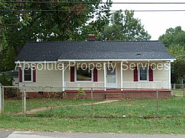  907 Gordon Street Ext, Greenville, Sc 29611 3 Beds 1 Bath 1,20 in Greenville, SC