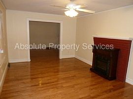  907 Gordon Street Ext, Greenville, Sc 29611 3 Beds 1 Bath 1,20 in Greenville, SC (Photo 2 of 10)