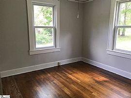  126 Somerset St, Greenville, Sc 29611 2 Beds 1 Bath -- Sqft in Greenville, SC (Photo 2 of 8)
