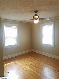  209 Landwood Ave, Greenville, Sc 29607 2 Beds 1 Bath -- Sqft in Greenville, SC (Photo 4 of 10)